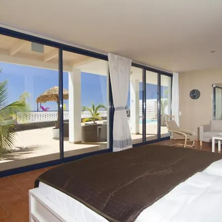 Sleeps 8 Pool Air Con Wifi Puerto Calero