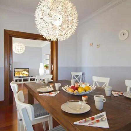 Villa Sleeps 8 Pool Air Con Wifi *